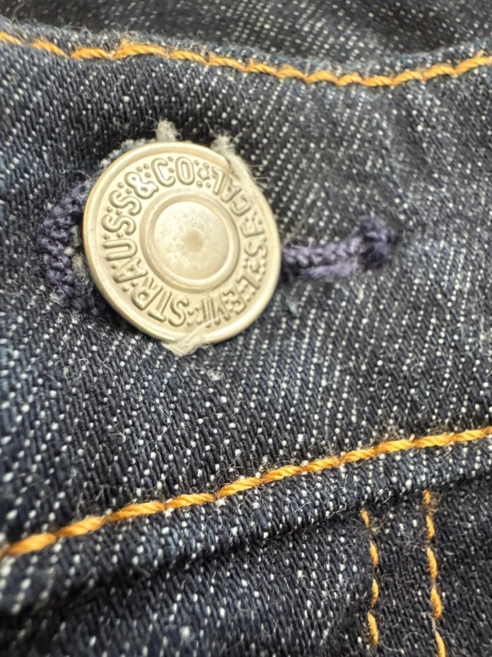Levi's 569 Men's Relaxed Jeans in Dark Blue Denim